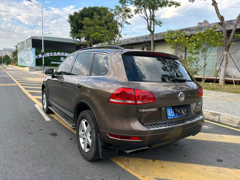 广州12年大众途锐8