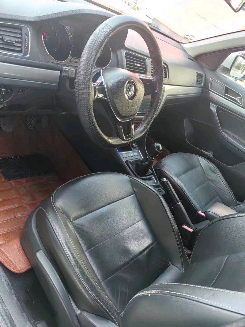 潍坊15年大众朗逸4