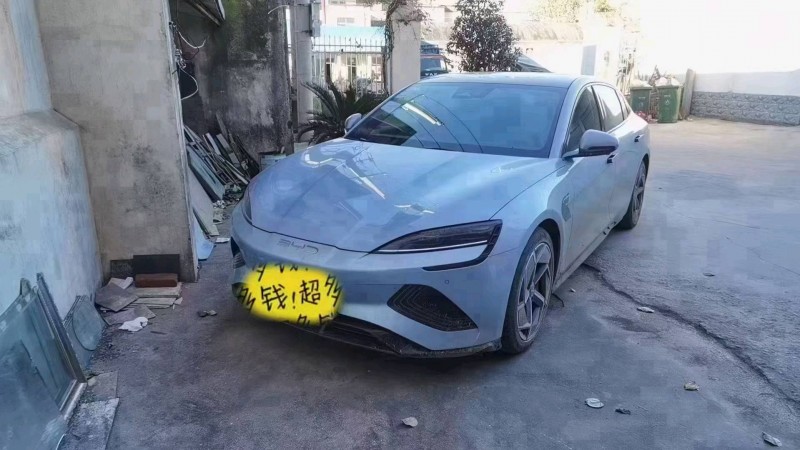 东营23年比亚迪海豹1