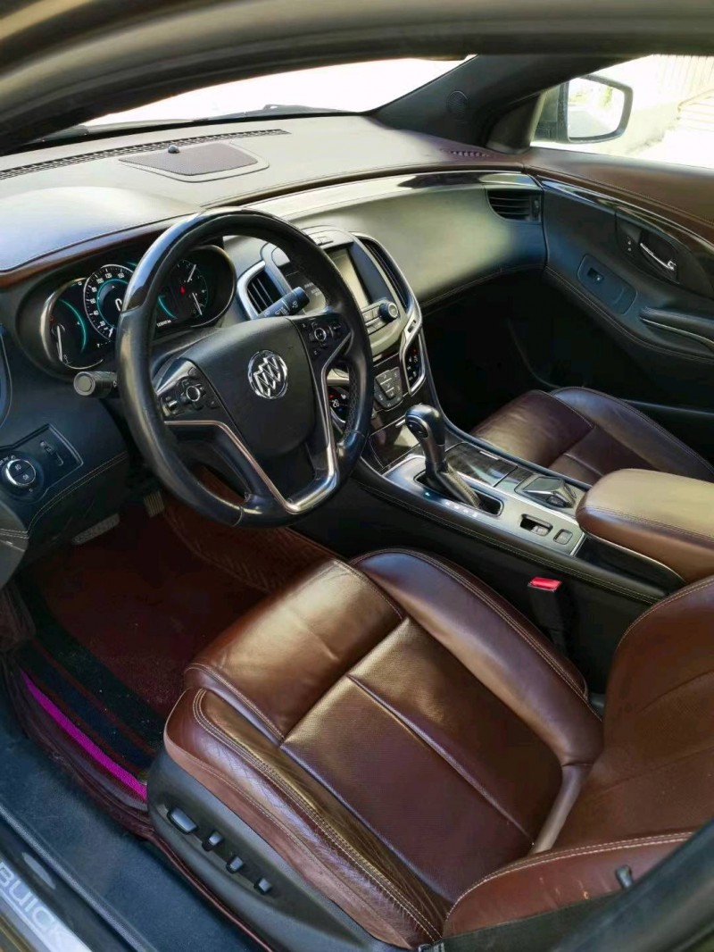 枣庄15年别克君越8