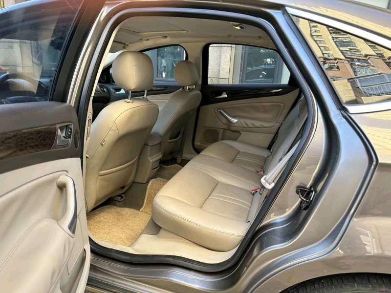 东莞13年福特蒙迪欧-致胜8