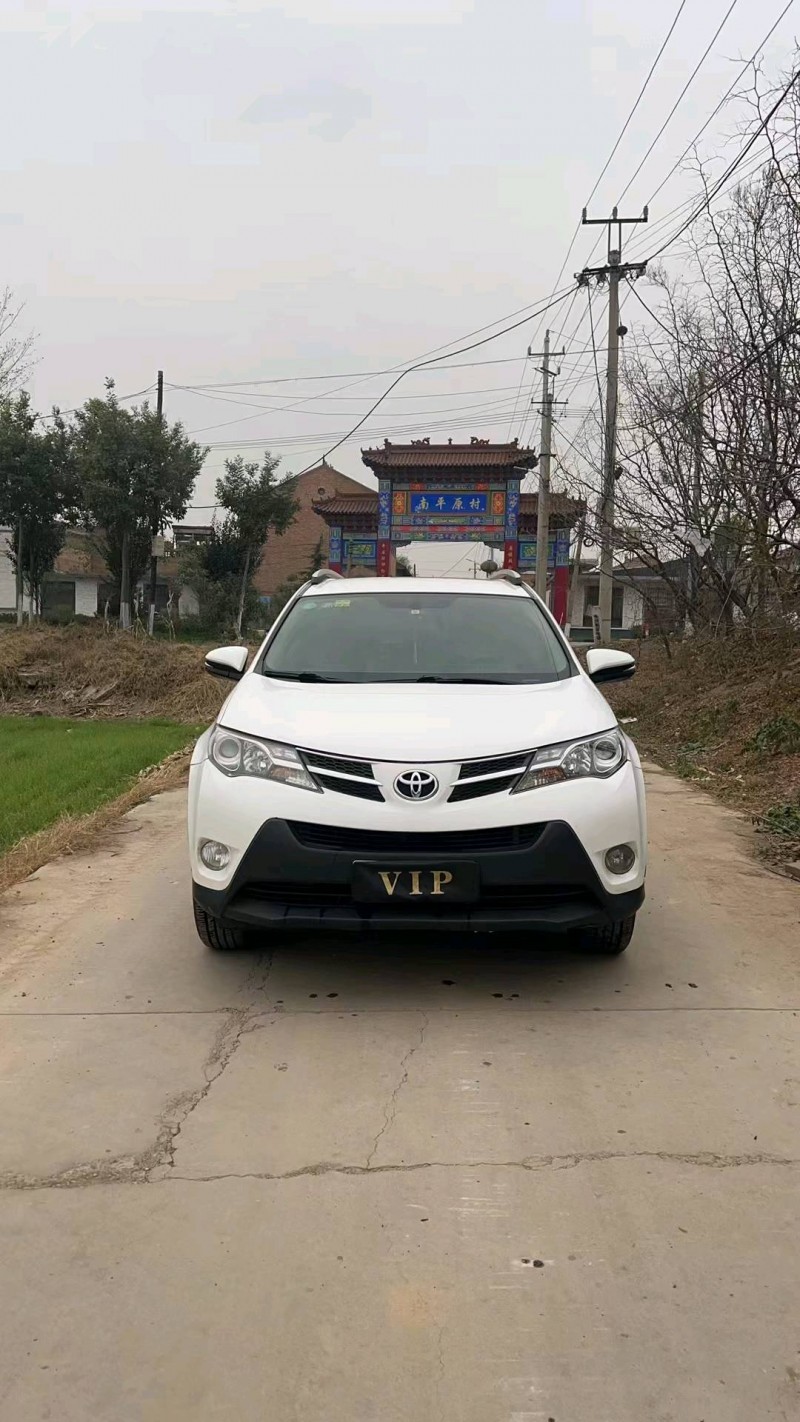 济南14年丰田RAV4荣放1