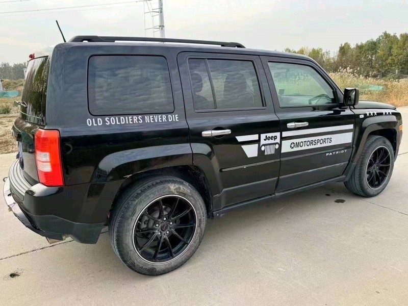 枣庄13年Jeep自由客3