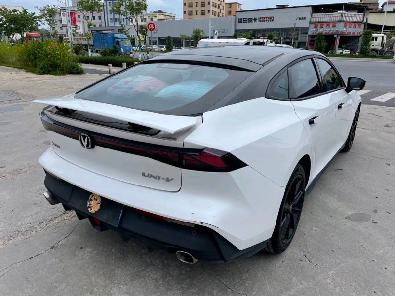 广州22年长安汽车UNI-V8
