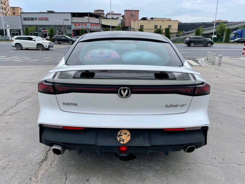 广州22年长安汽车UNI-V9