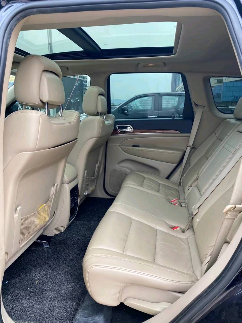 广州12年Jeep大切诺基5