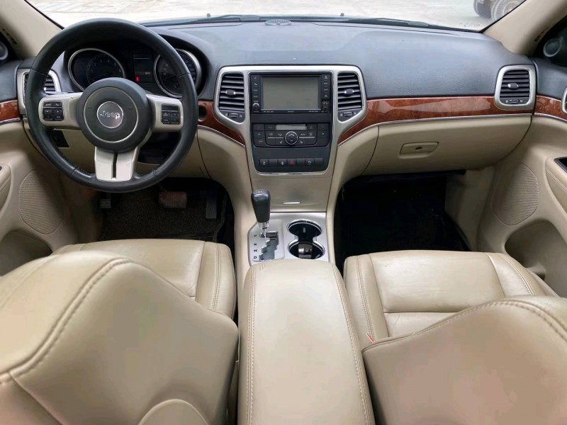 广州12年Jeep大切诺基6