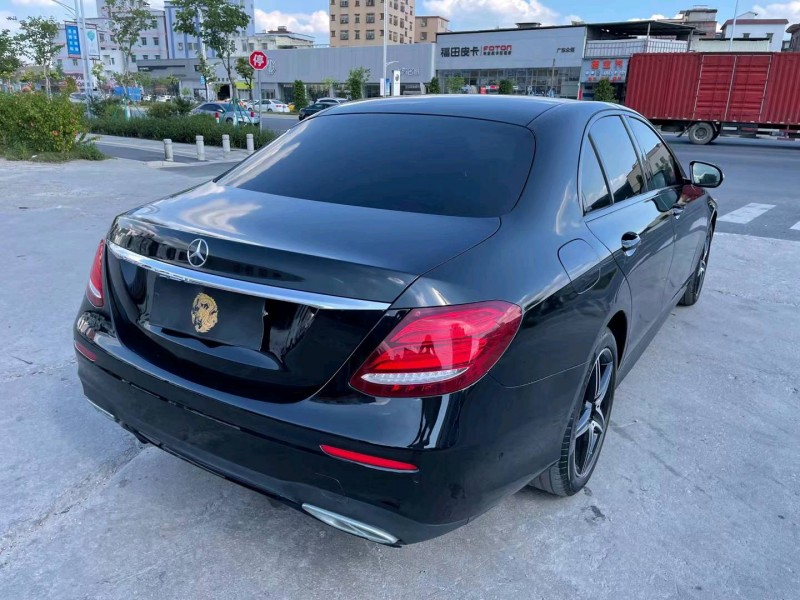 广州19年奔驰E8