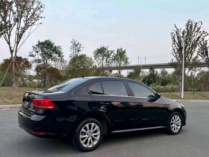 嘉兴18年大众朗逸4