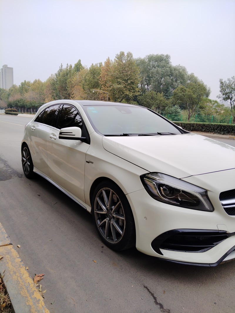 枣庄17年奔驰AMG3