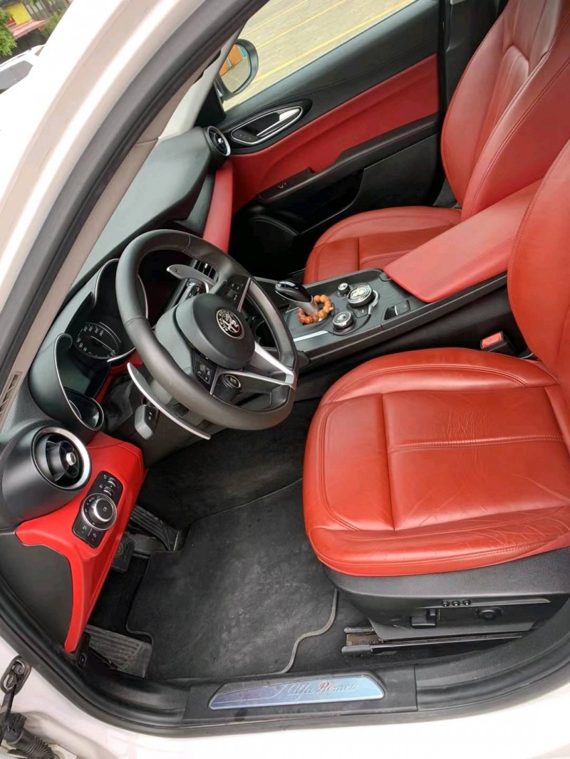 佛山18年阿尔法·罗密欧Giulia5