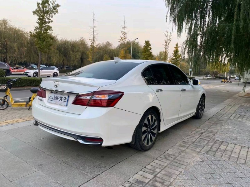 东营17年本田雅阁3