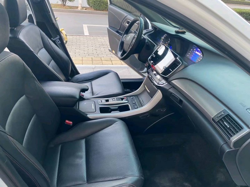 东营17年本田雅阁7