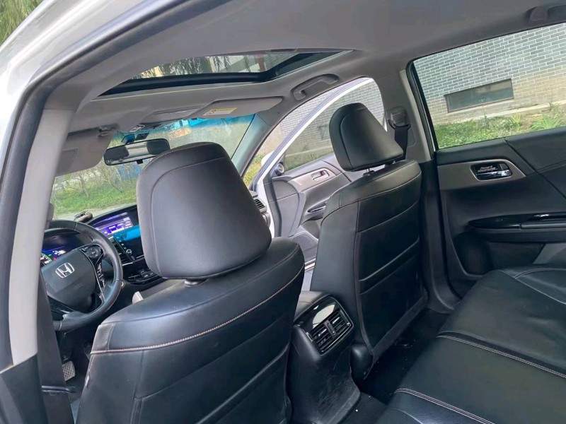 东营17年本田雅阁8