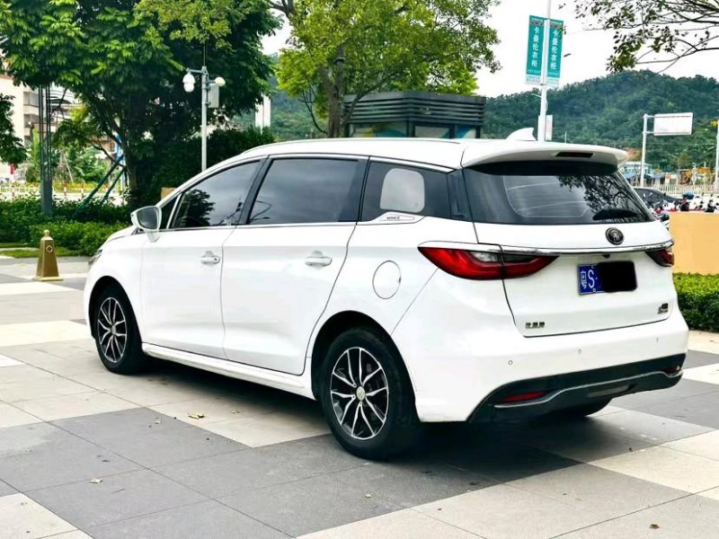 东莞18年比亚迪宋MAX8