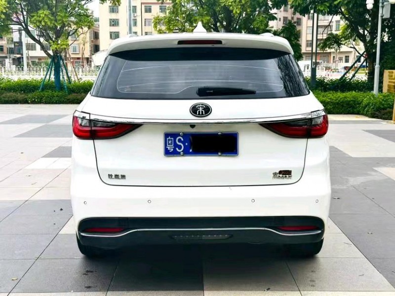 东莞18年比亚迪宋MAX9