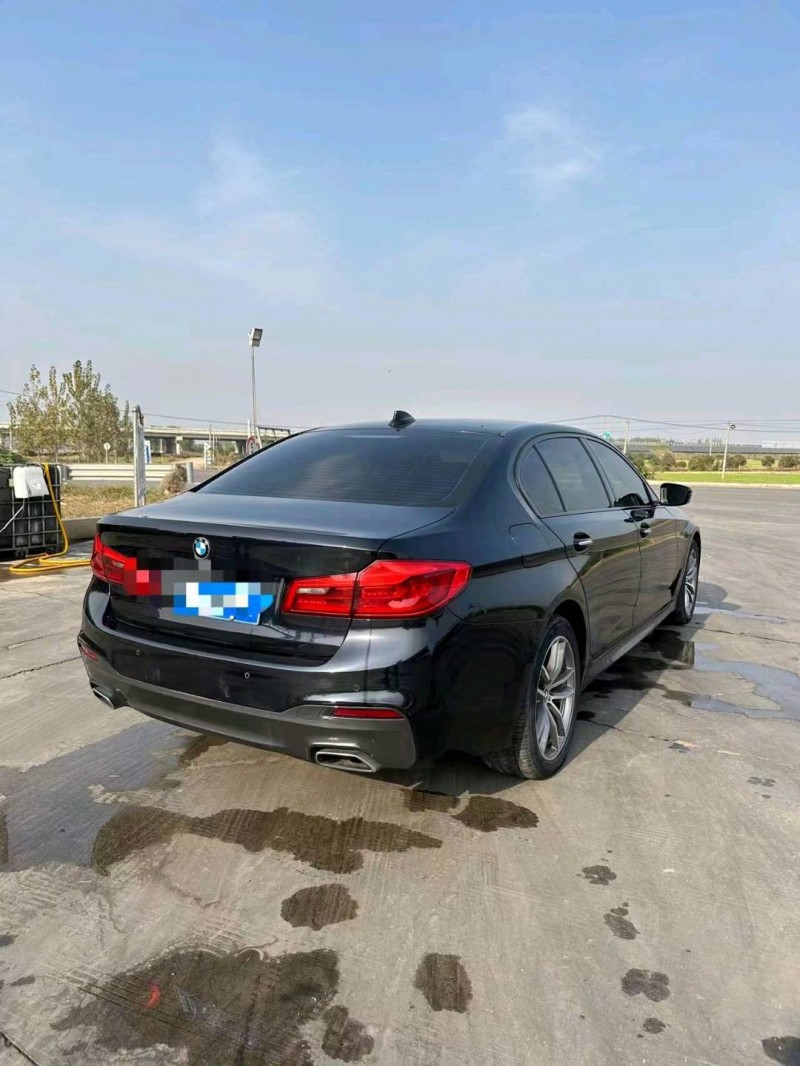 济宁18年宝马5系4