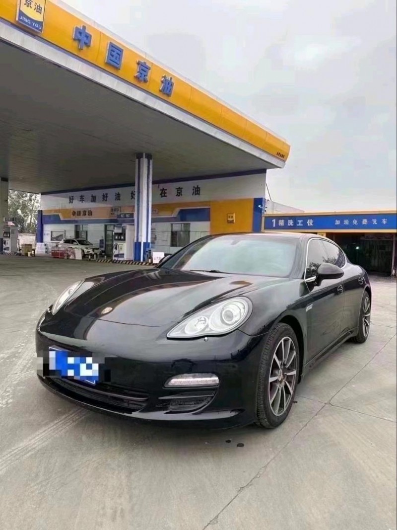 济宁11年保时捷帕拉梅拉3
