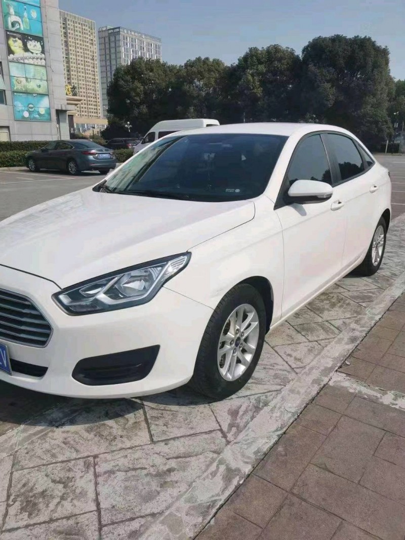 常州20年福特福睿斯3