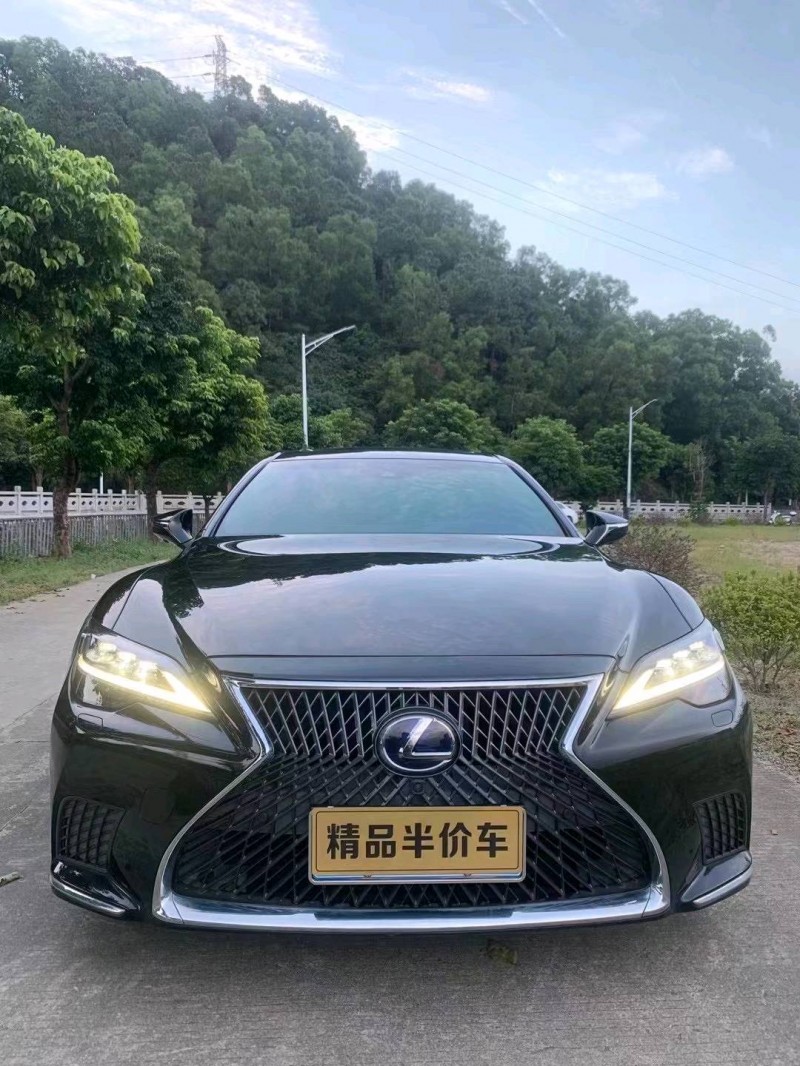 中山21年雷克萨斯LS1