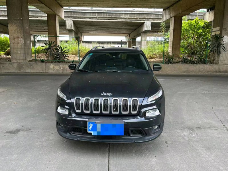 邵阳16年Jeep自由光1