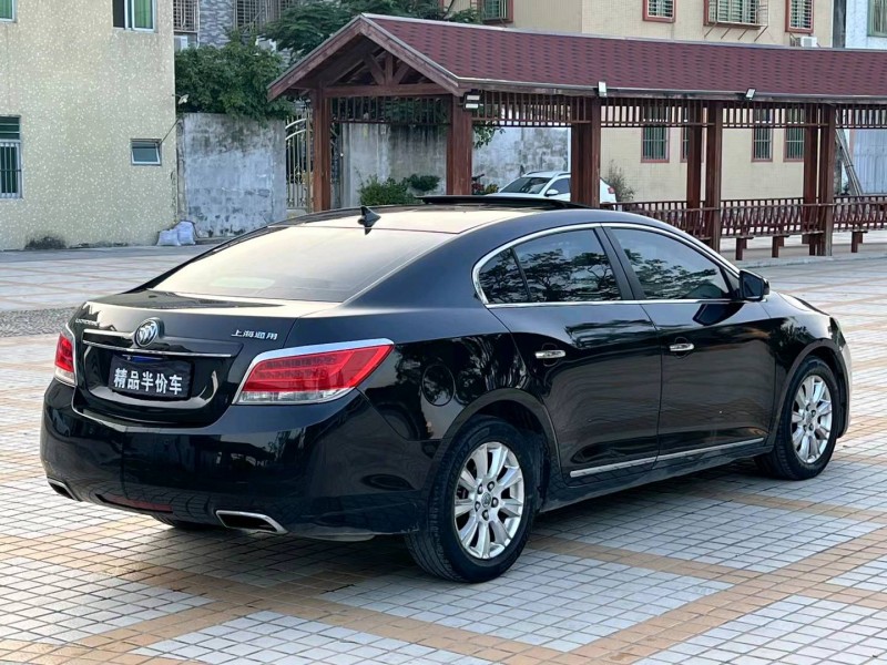 汕头12年别克君越8