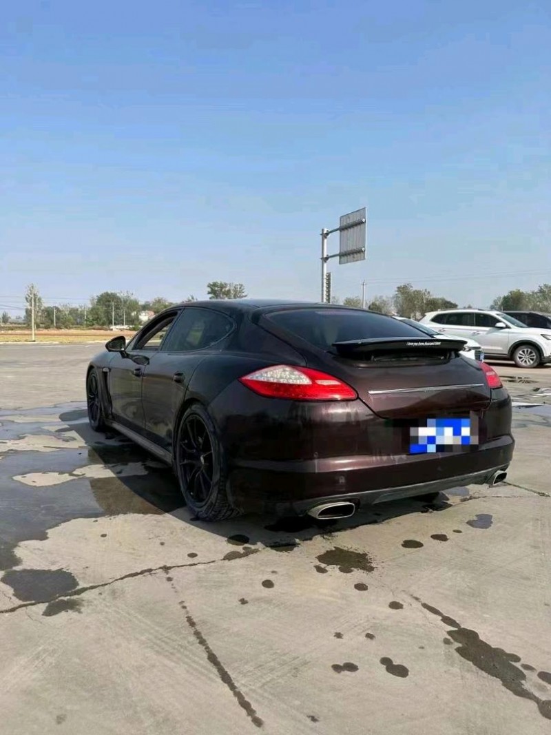 济宁11年保时捷帕拉梅拉5