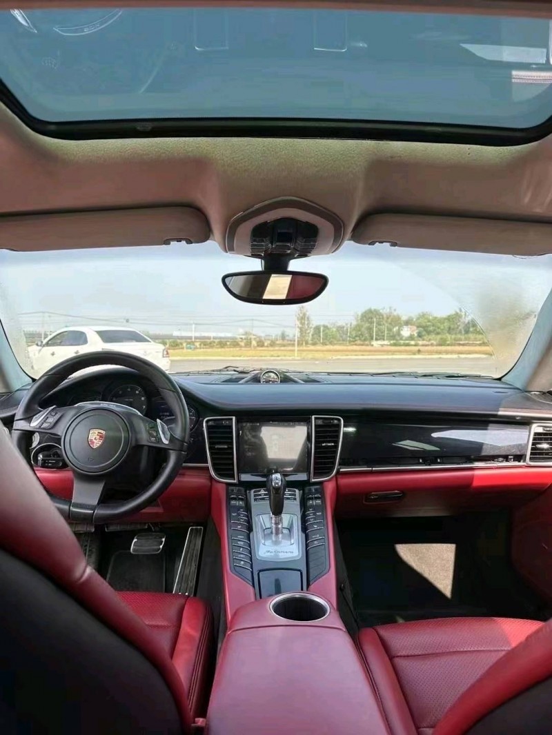 济宁11年保时捷帕拉梅拉7