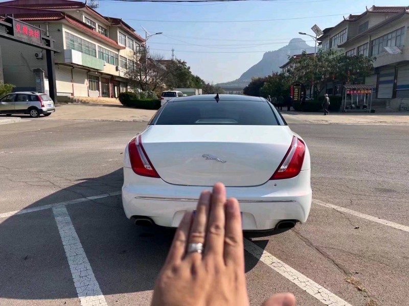东营13年捷豹XJ6
