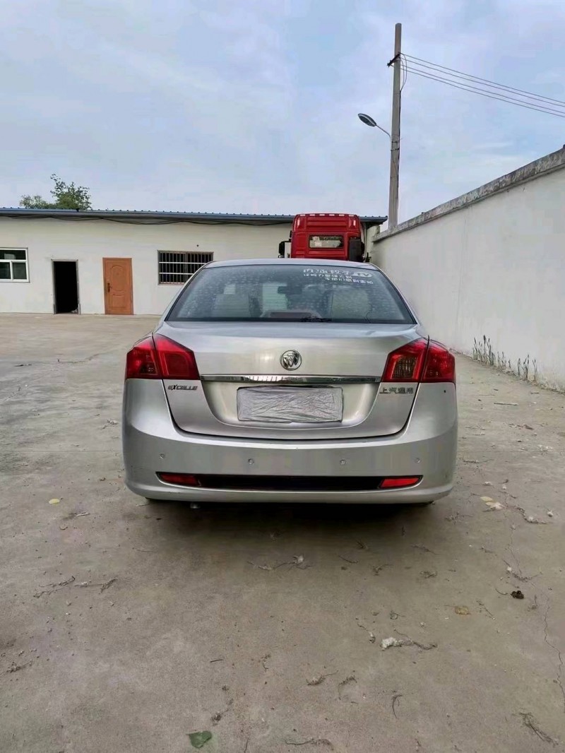 徐州16年别克凯越7