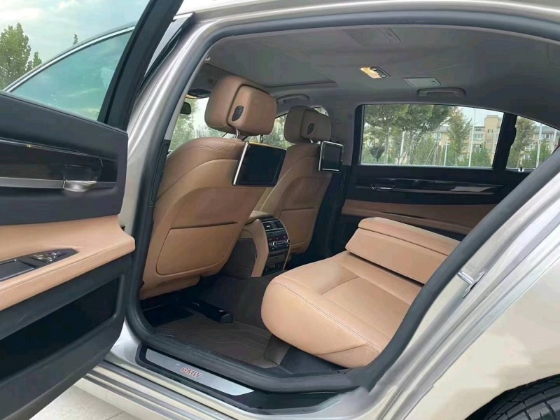 济南15年宝马7系5