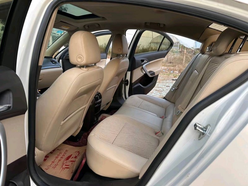 徐州14年别克君威7