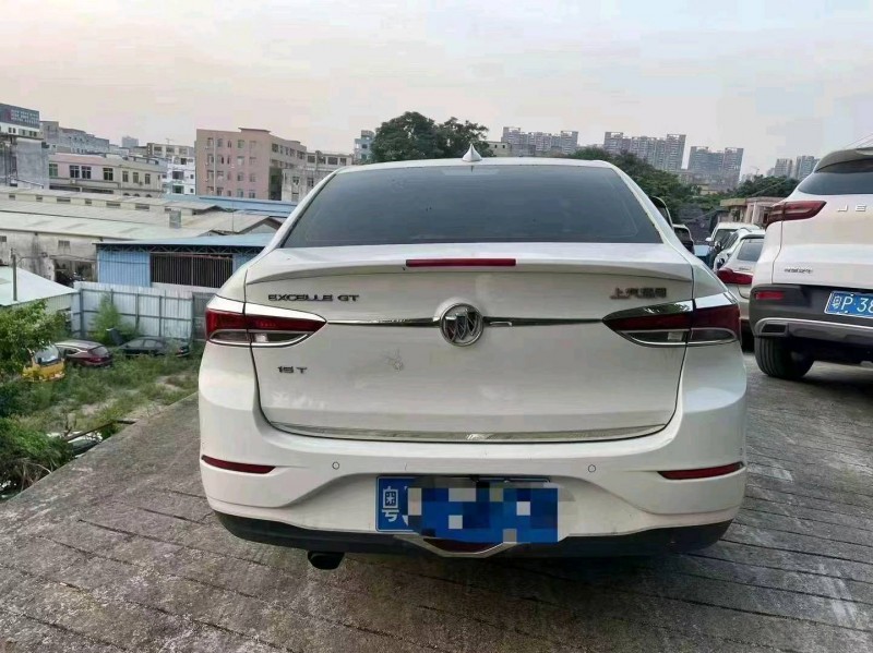 汕头19年别克英朗4