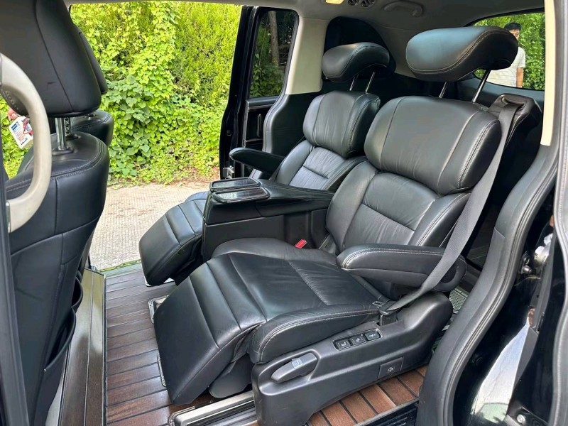 徐州17年本田艾力绅8