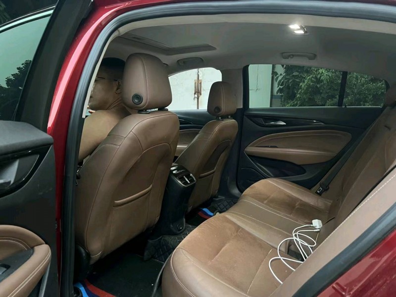 济宁19年别克君威7