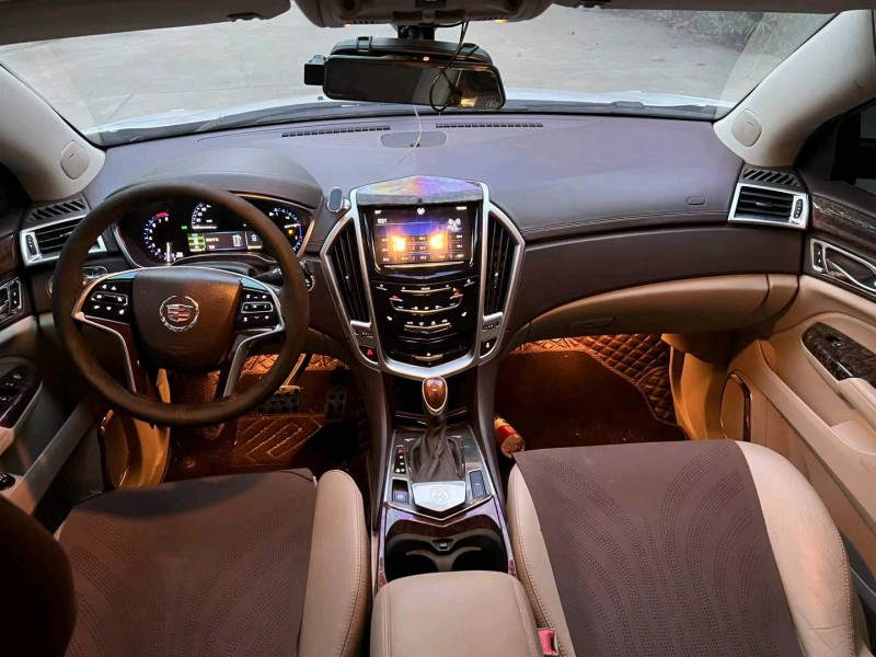 济宁14年凯迪拉克SRX9