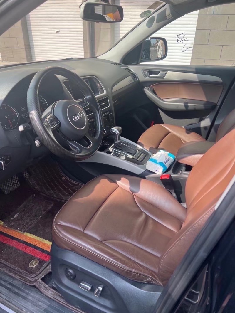 济宁17年奥迪Q58