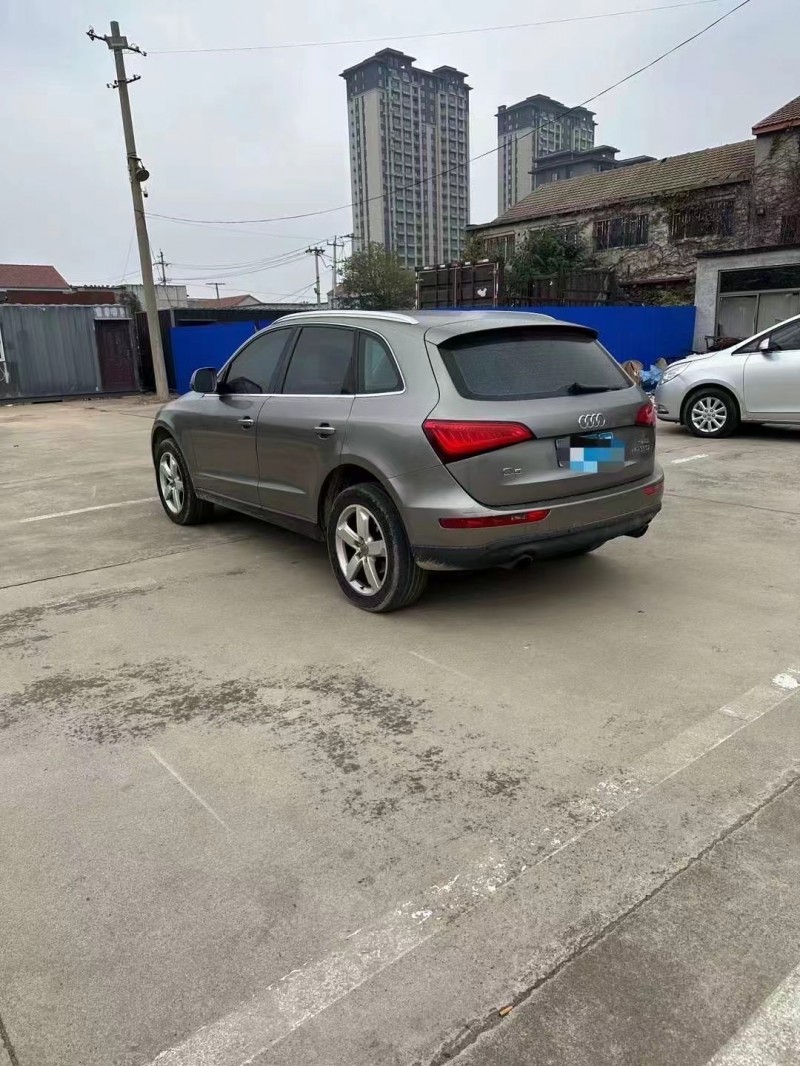 济宁16年奥迪Q54