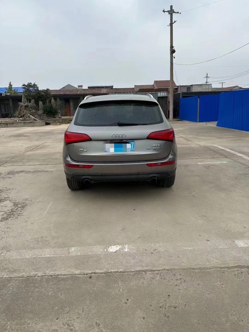 济宁16年奥迪Q59