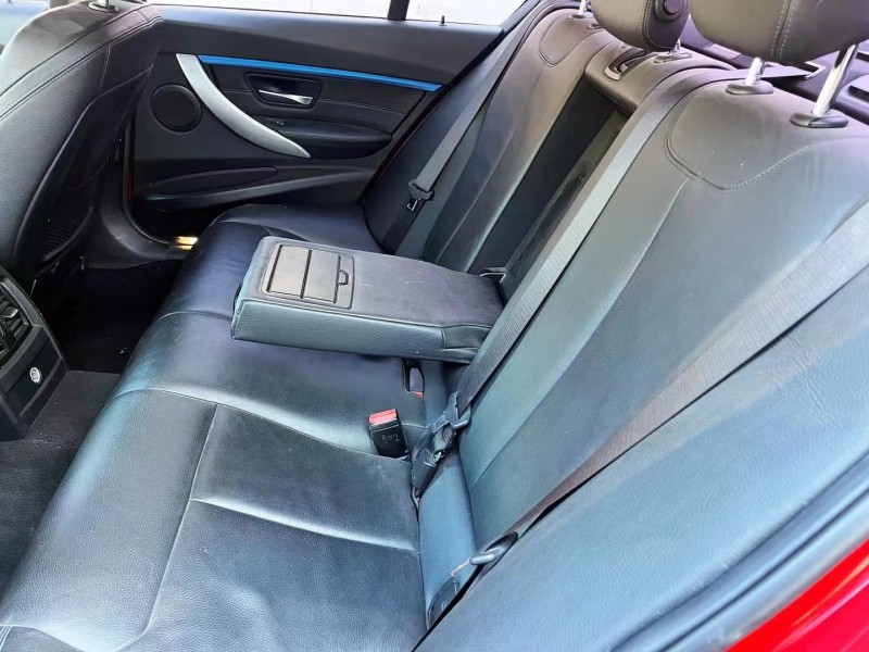 济宁18年宝马3系6