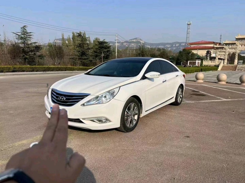 枣庄15年现代索纳塔八2