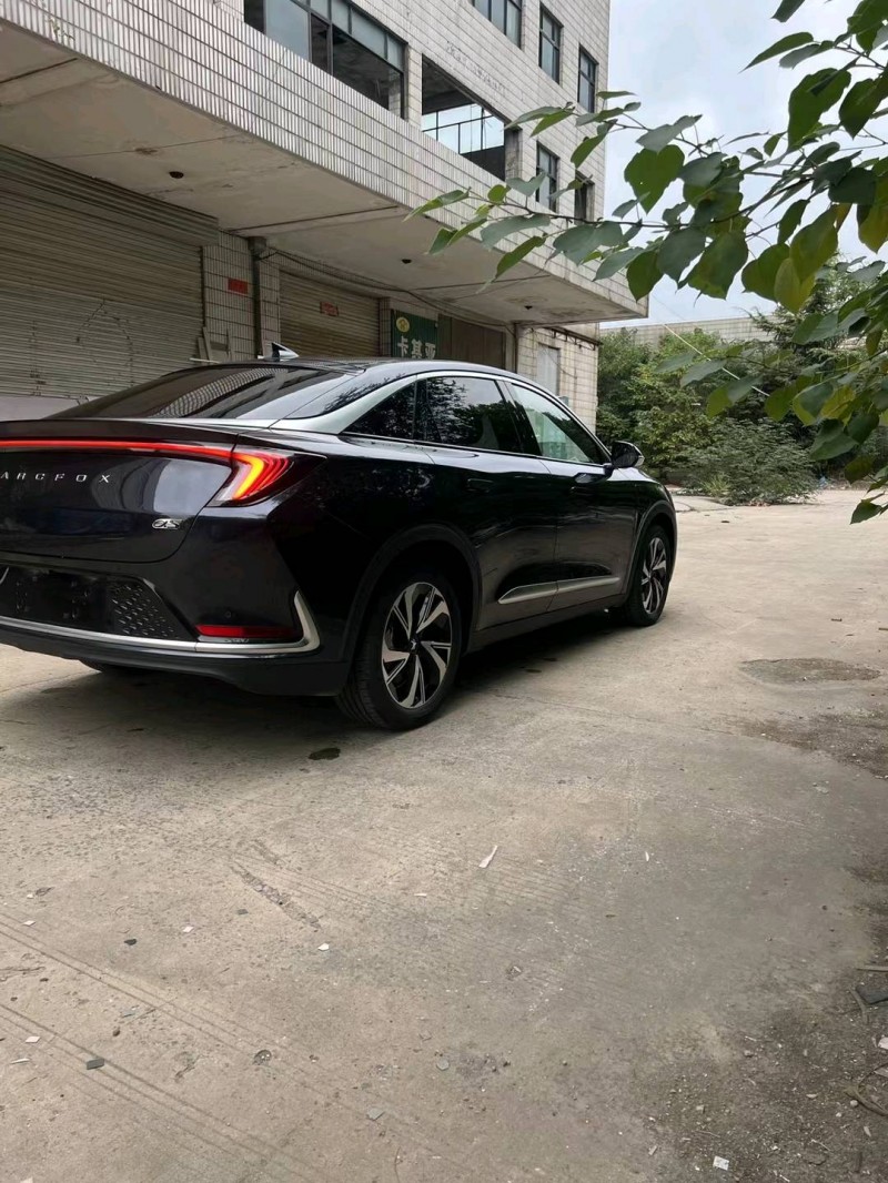 邯郸23年极狐汽车阿尔法3