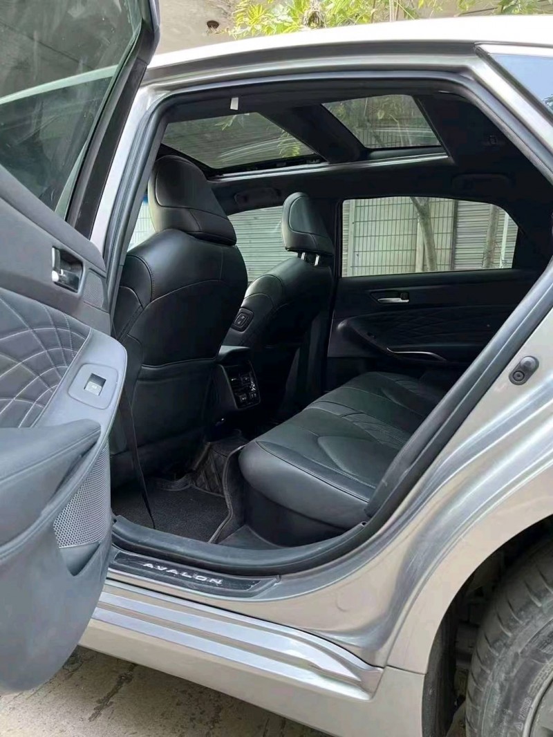 邯郸19年丰田亚洲龙5