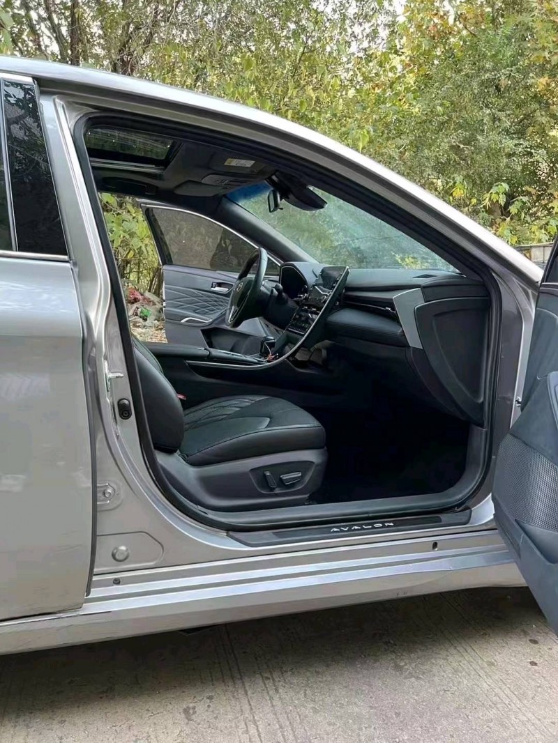 邯郸19年丰田亚洲龙7