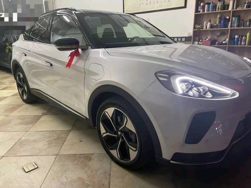 济宁23年极狐汽车阿尔法2