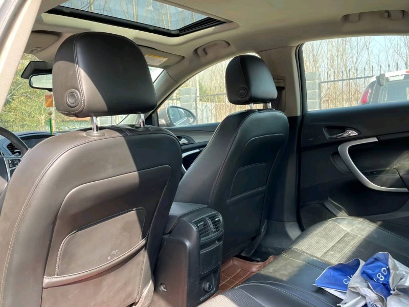 济宁13年别克君威3