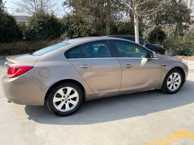 济宁13年别克君威5