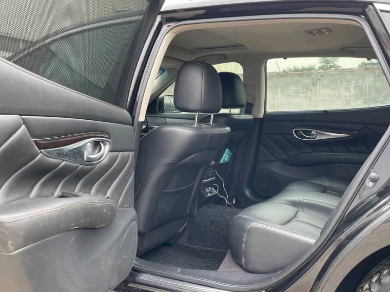 济宁15年英菲尼迪Q705