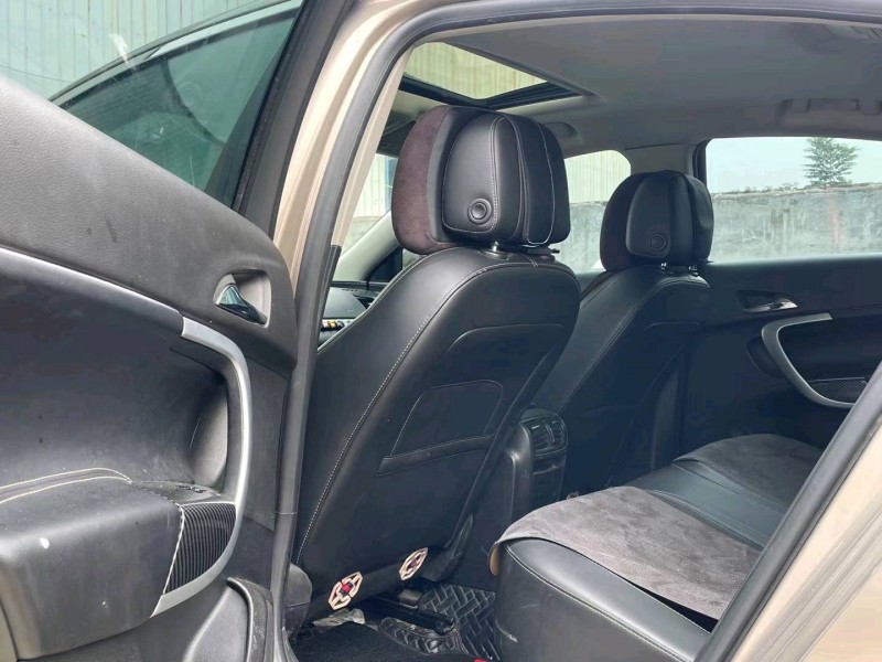 济宁16年别克君威5