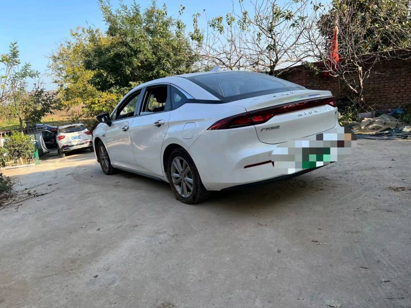 济宁23年传祺埃安S5